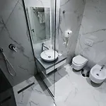 Royal G Max Ξενοδοχείο Golem (Tirana)