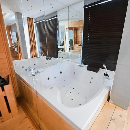 Royal G Max 5* Golem (Tirana)