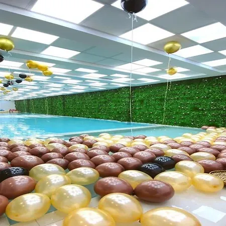 Отель Royal G Max