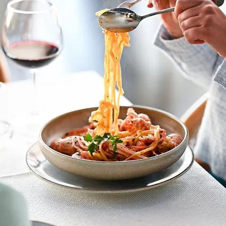 Royal G Max فندق