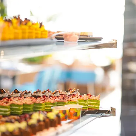 Royal G Max فندق