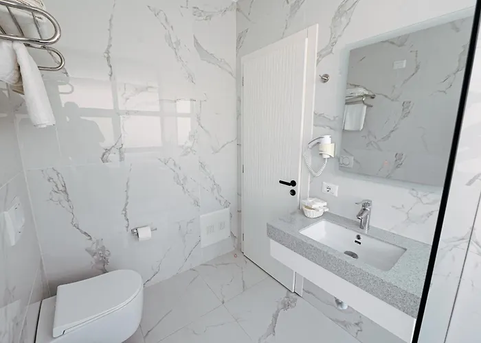 Hotel Royal G Max Golem (Tirana)