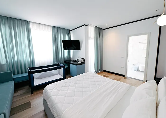 Royal G Max 5* Golem (Tirana)